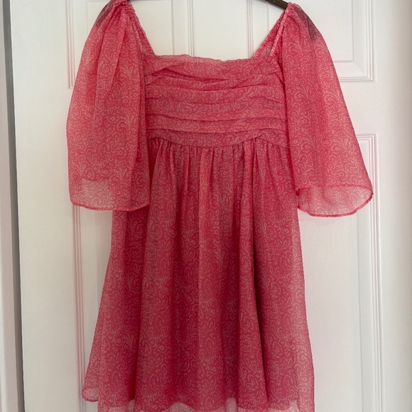 Abercrombie Pink Flutter Sleeve Dress - Picture 2 of 5